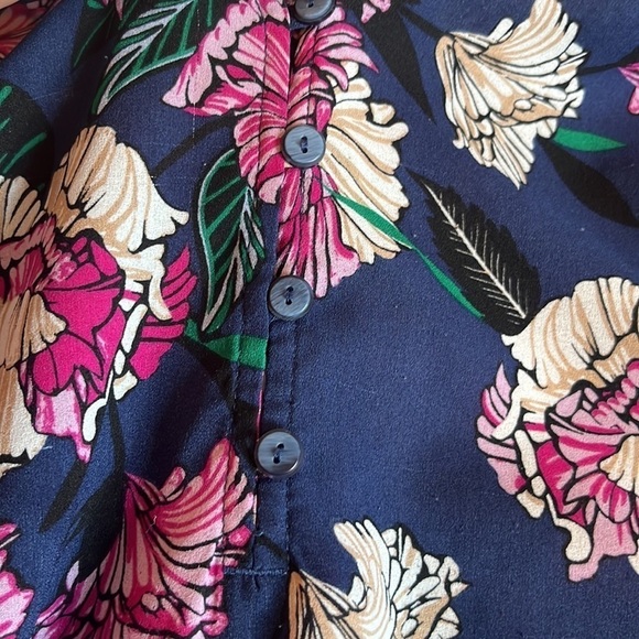 Liz Claiborne Blue Pink and Cream-tone Floral Bell Sleeve Top Women’s Small - Picture 3 of 7